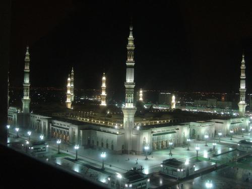 Al-Masjid al-Nabawi